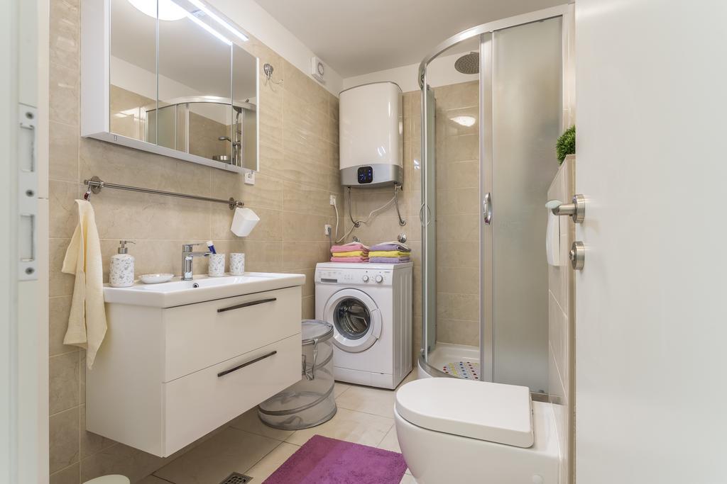 Apartment Petro Oldtown สปลิท ภายนอก รูปภาพ
