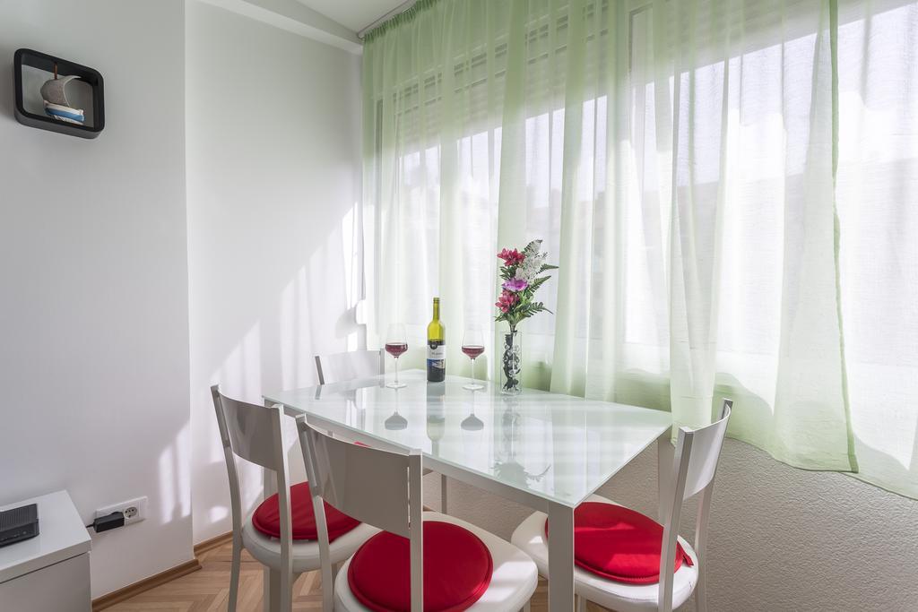 Apartment Petro Oldtown สปลิท ภายนอก รูปภาพ