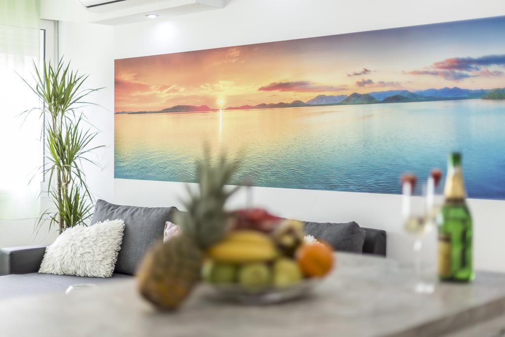 Apartment Petro Oldtown สปลิท ภายนอก รูปภาพ